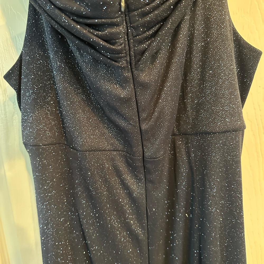 Elegant Dark Grey Sparkling Evening Gown, Size 16, Very Flattering! - Picture 7 of 10